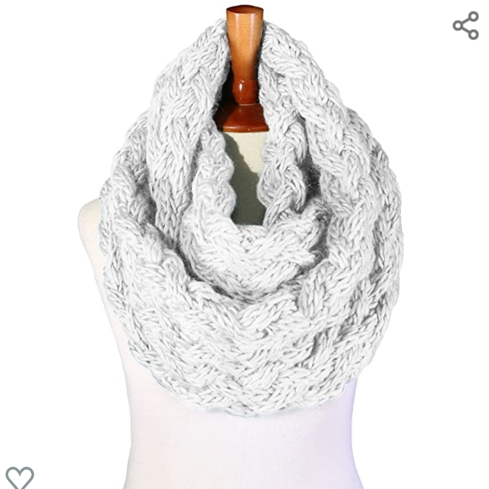 Ivory chunky knit scarf
